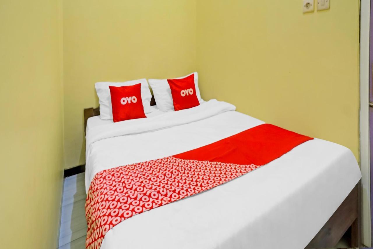 Oyo 3298 Bromo Guest House Family Malang Eksteriør bilde