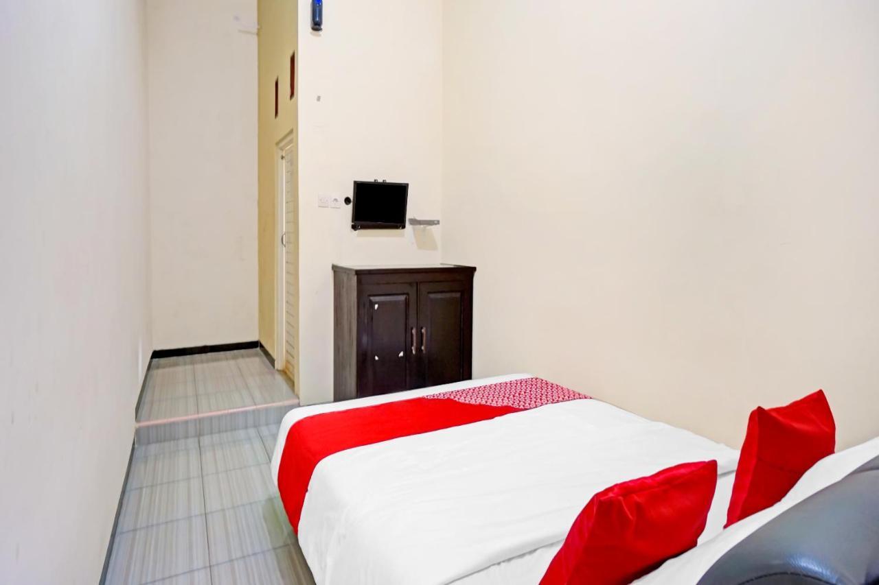 Oyo 3298 Bromo Guest House Family Malang Eksteriør bilde