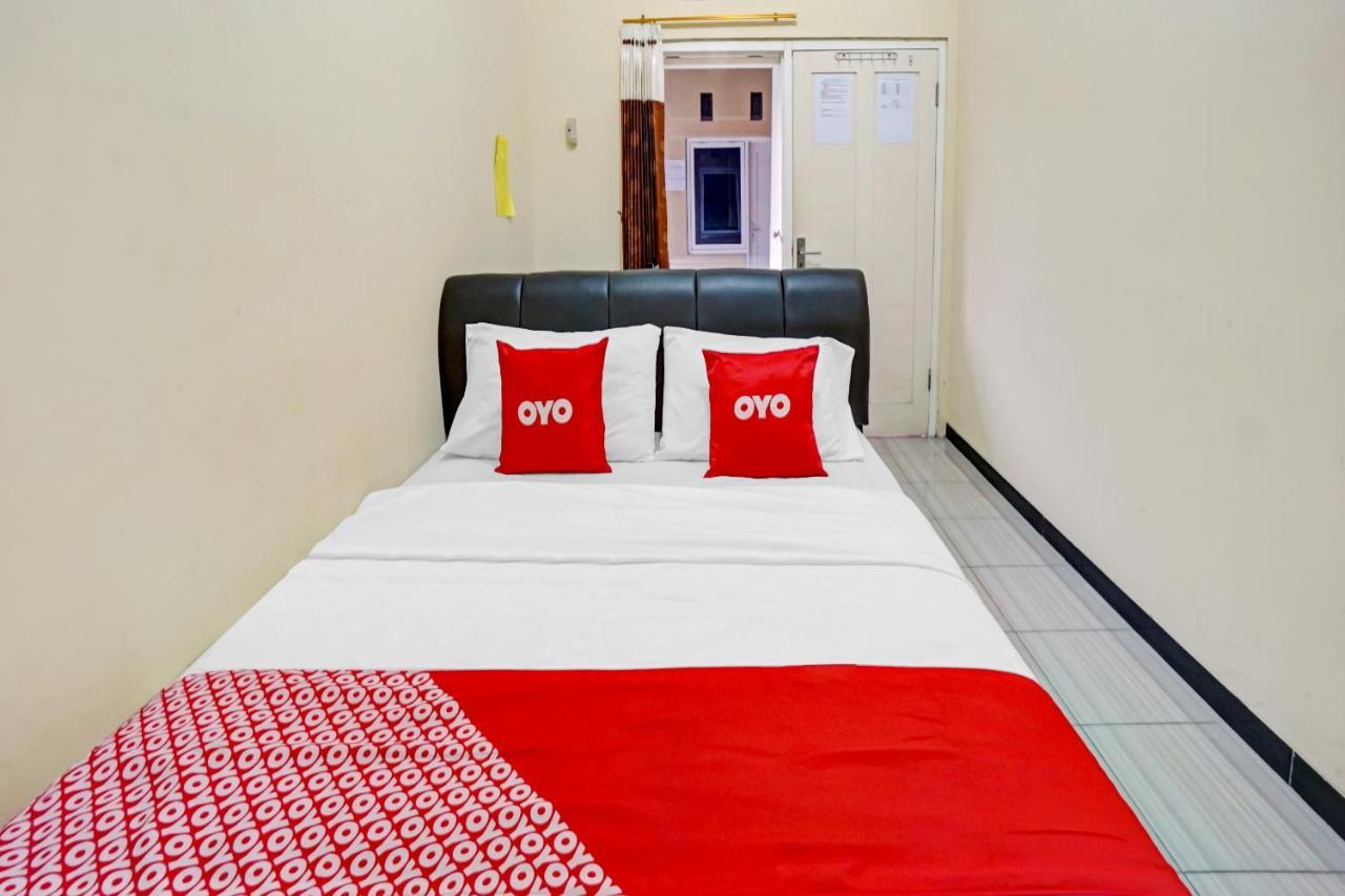 Oyo 3298 Bromo Guest House Family Malang Eksteriør bilde